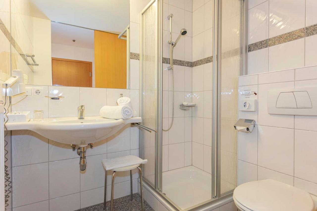 Hotel Loewen Lingenau Buitenkant foto