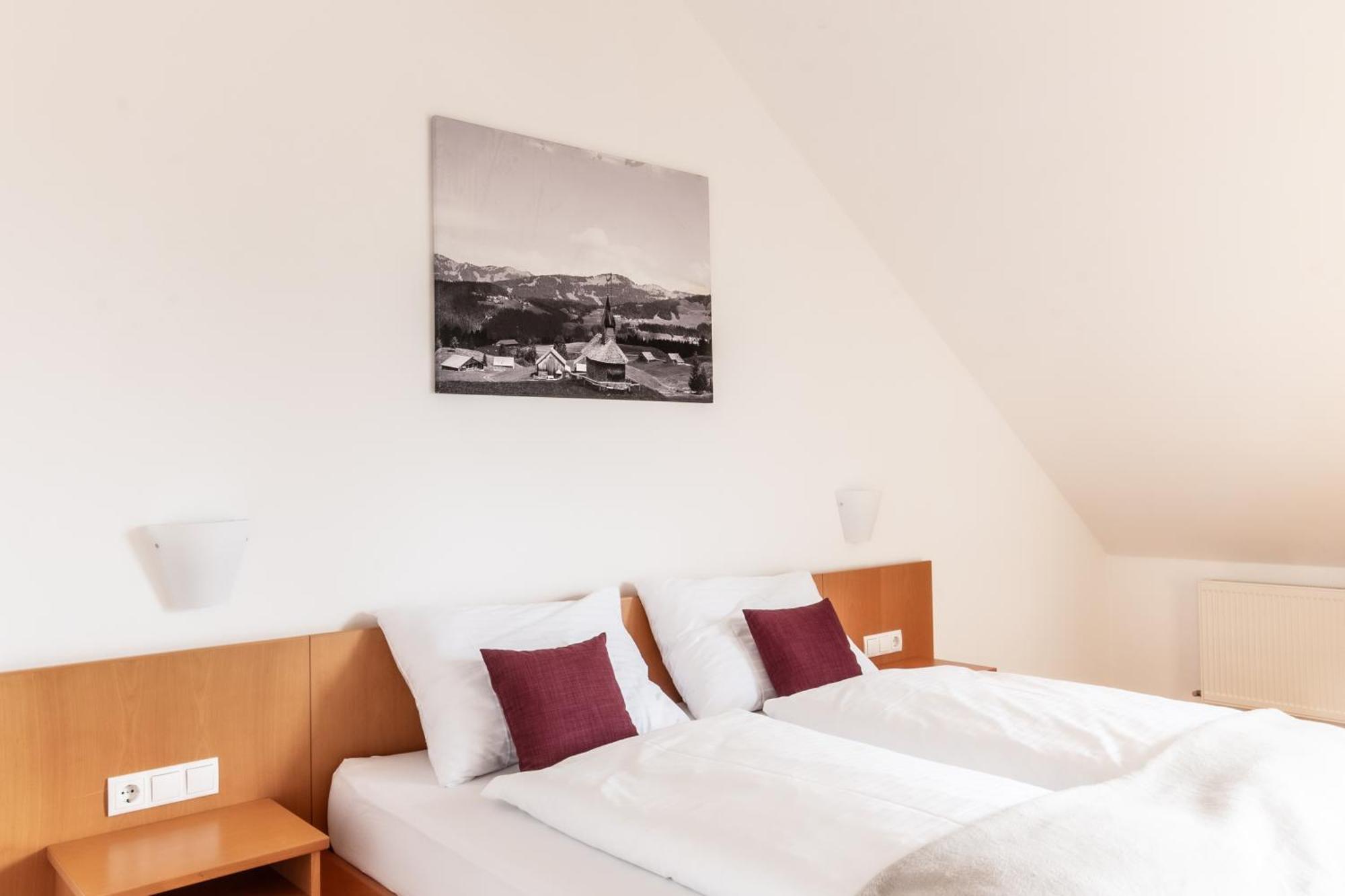 Hotel Loewen Lingenau Buitenkant foto