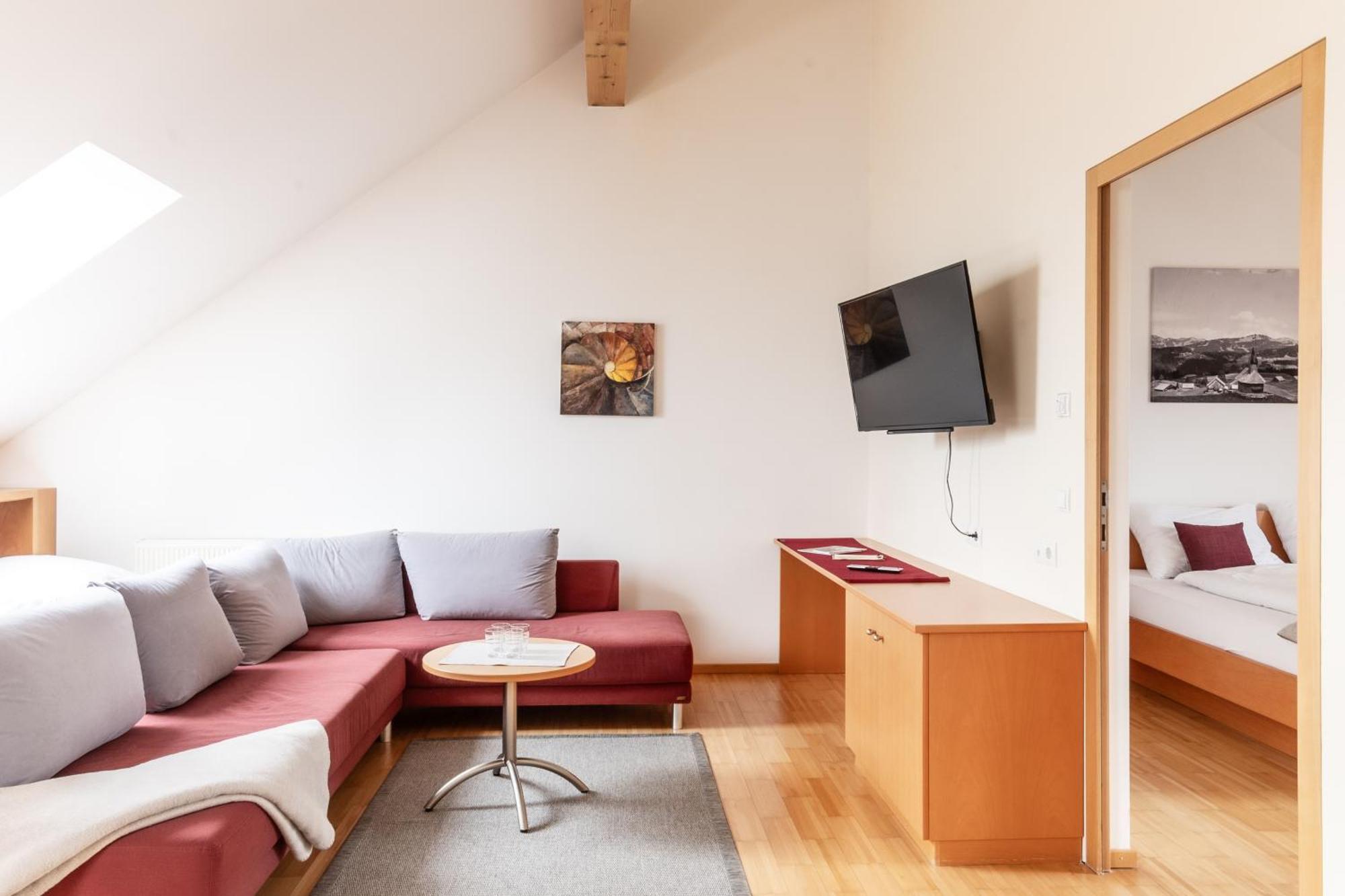 Hotel Loewen Lingenau Buitenkant foto