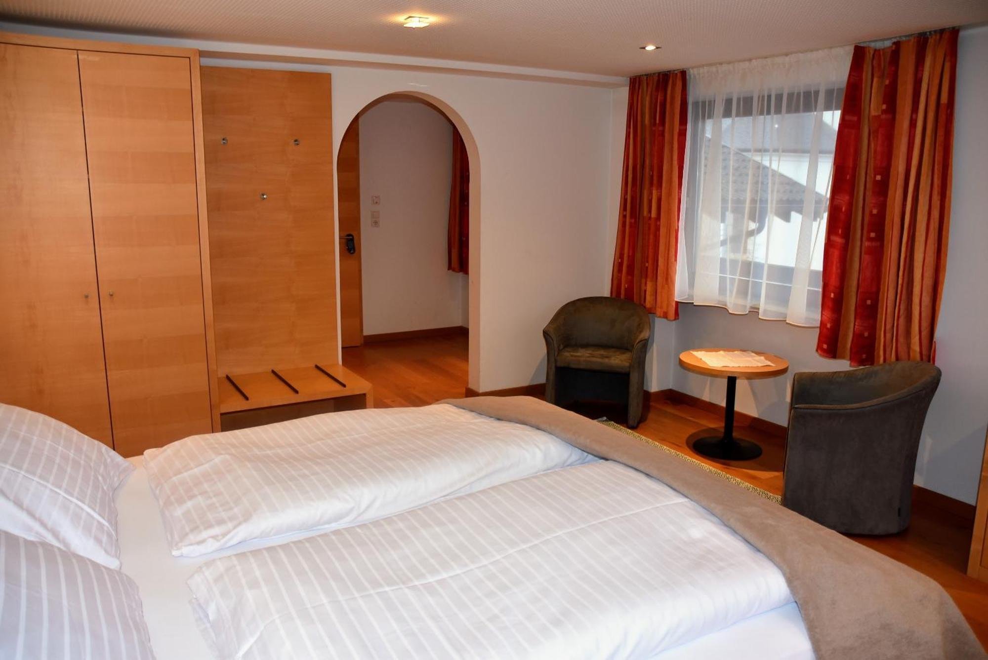 Hotel Loewen Lingenau Buitenkant foto