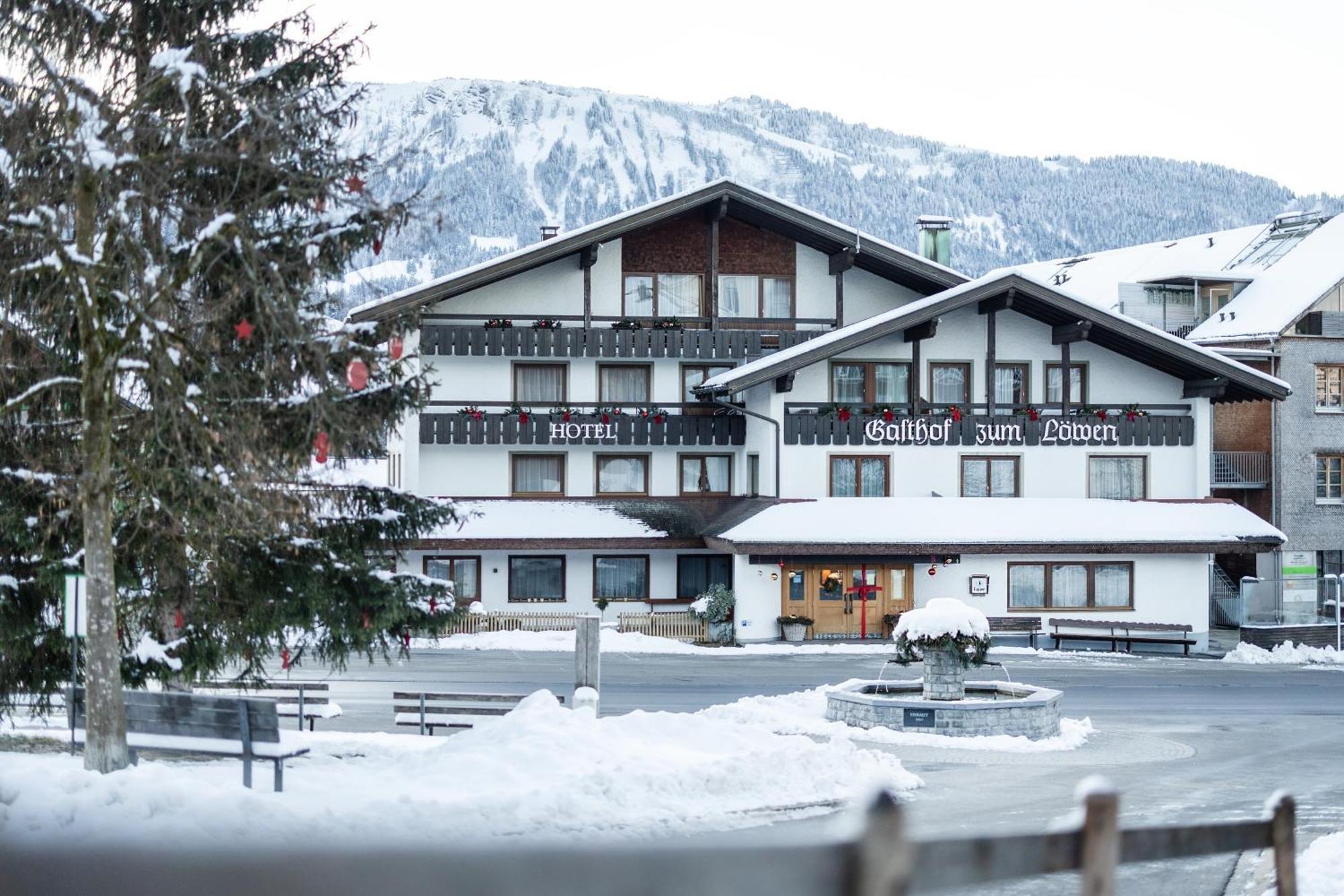 Hotel Loewen Lingenau Buitenkant foto
